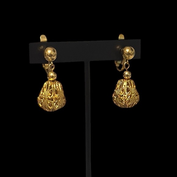 Vintage filigree, gold town drop dangle clip on earrings estate jewelry - Picture 6 of 10